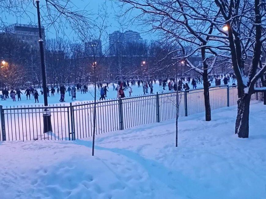 Парк Победы каток в Санкт-Петербурге